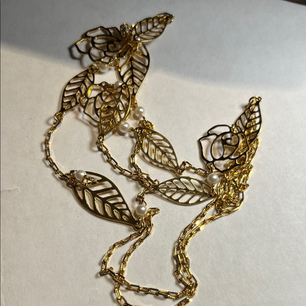 Avon Gold Leaf and Pearl Necklace